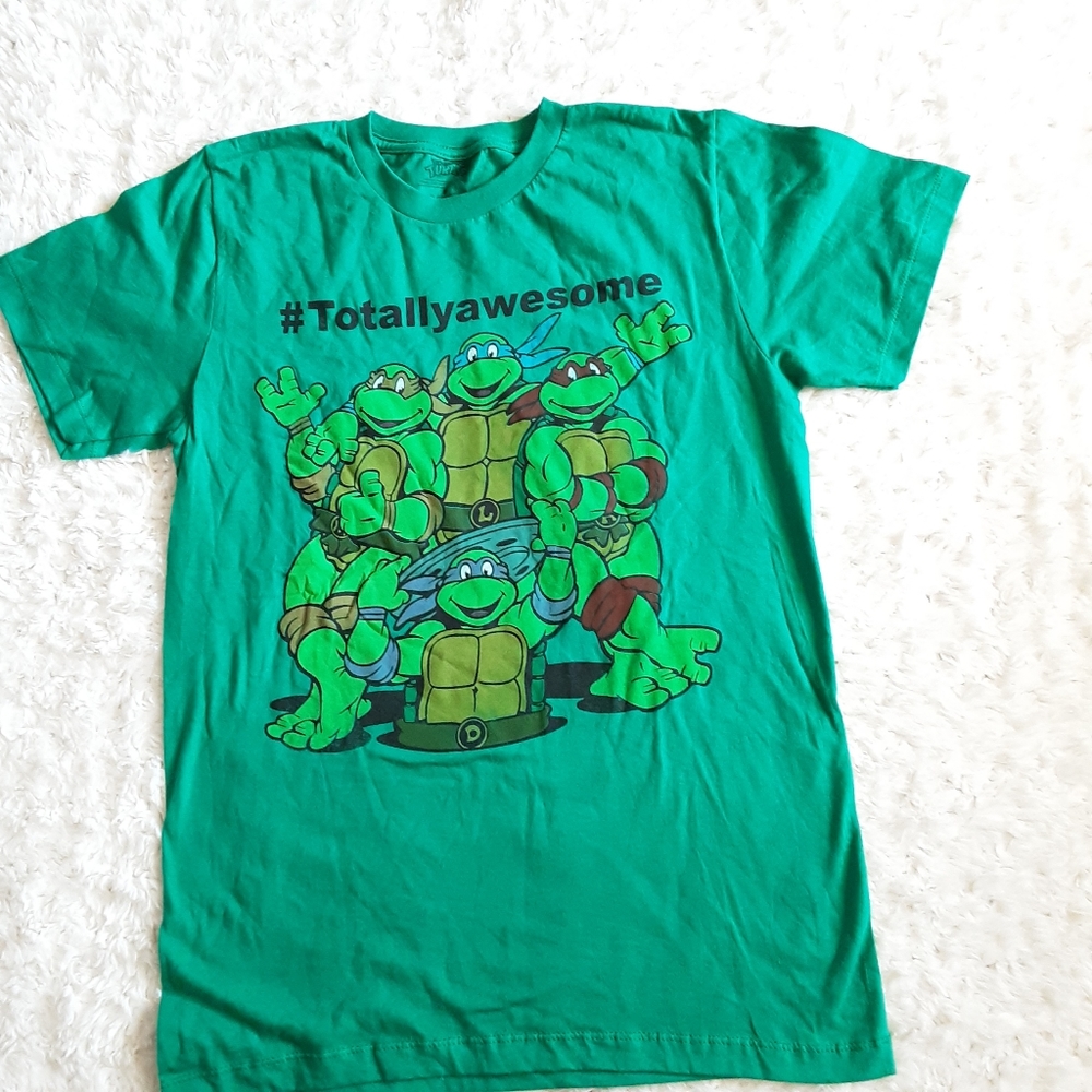 Teenage Mutant Ninja Turtles Totally Awesome Tshirt Nwot